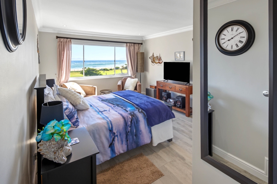 4 Bedroom Property for Sale in Gordons Bay Village Western Cape